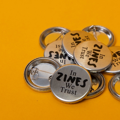 Show details for DEAL! 200 x 25mm Badges