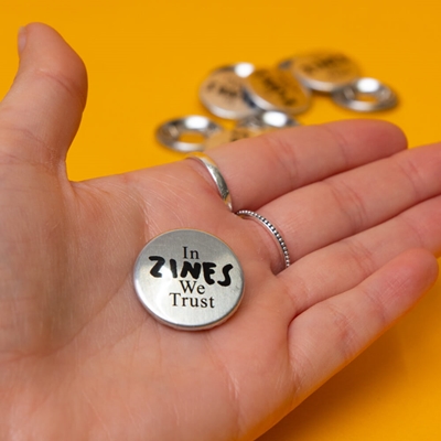 Show details for DEAL! 200 x 25mm Badges